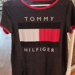 Tommy Hilfiger Tops - Tommy Hilfiger T-shirt Tommy Hilfiger Tops - Tommy Hilfiger T-shirt